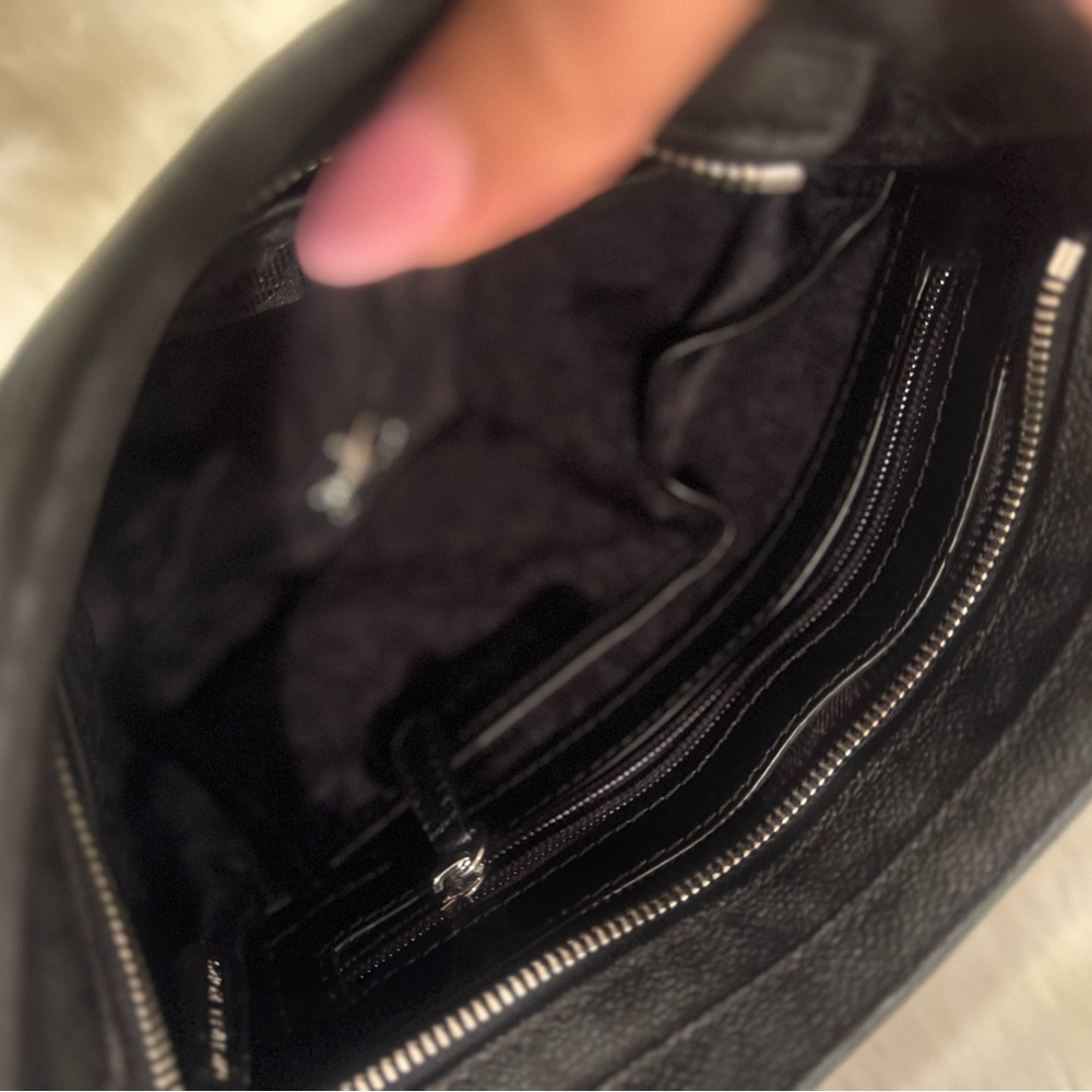 Michael By Michael Kors black Leather messenger bag. - Picture 6 of 6